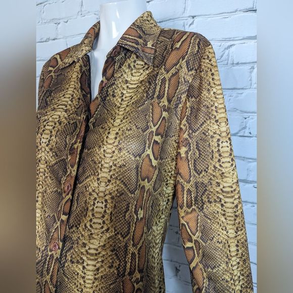 Snakeskin. Printed 90s shirt, button up blouse size M - Picture 3 of 8